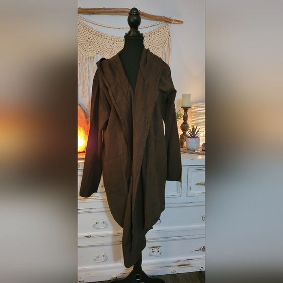 #010 Red Bag Hooded Cardigan - Picture 3 of 5